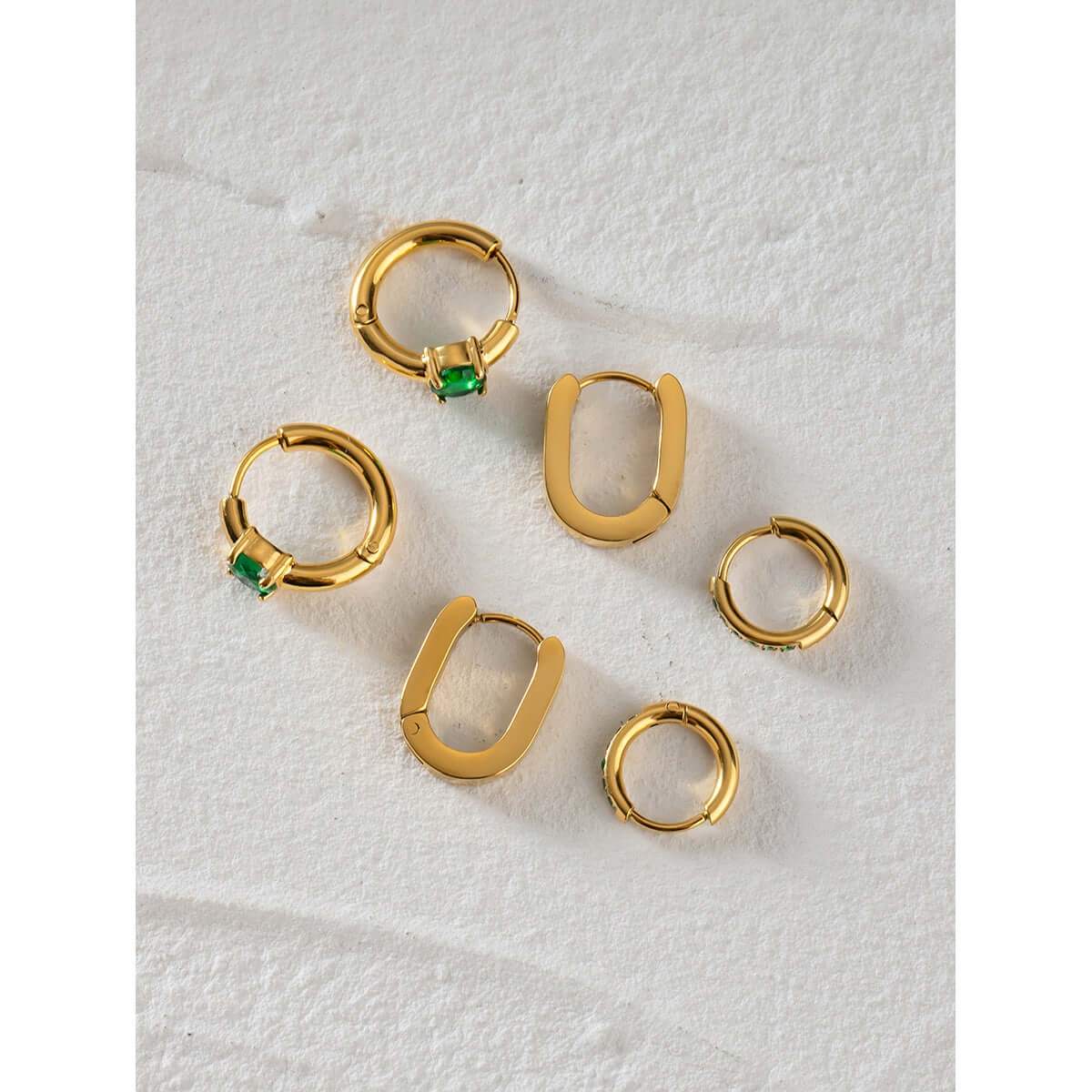 Сет Обеци Everyday с 18К златно покритие - 6 бр. с различни размери медицинска стомана.