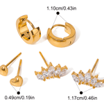 Сет обеци Solina с 18К златно покритие, различни размери и форми, включително сърце и кристали.