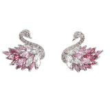 Сребрист лебед с розови нюанси