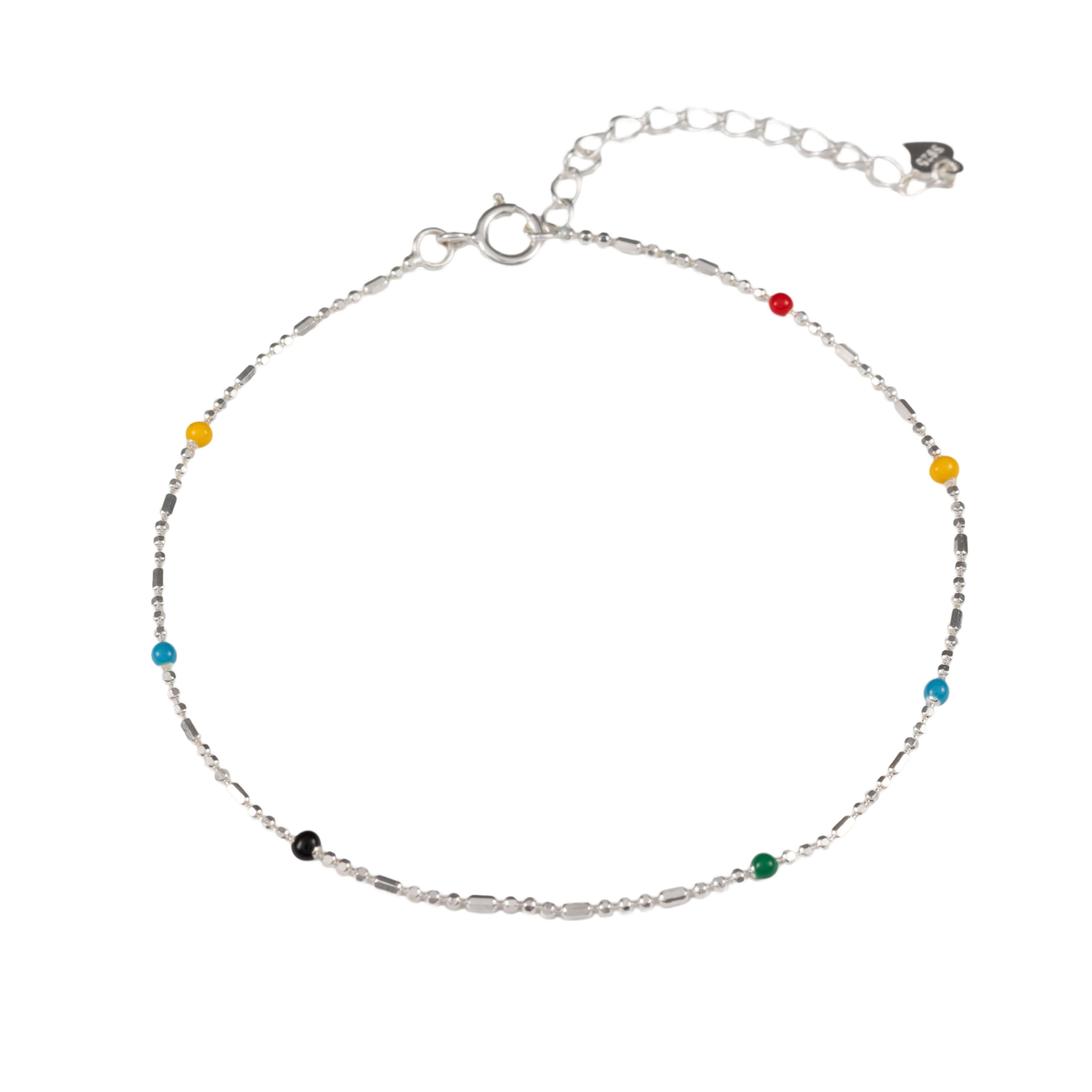 Сребърна гривна S925 с многоцветни мъниста и удължител, модерен аксесоар за всякакъв повод.