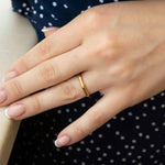 Елегантен пръстен от стомана Bone, идеален аксесоар за ежедневието и специални поводи.