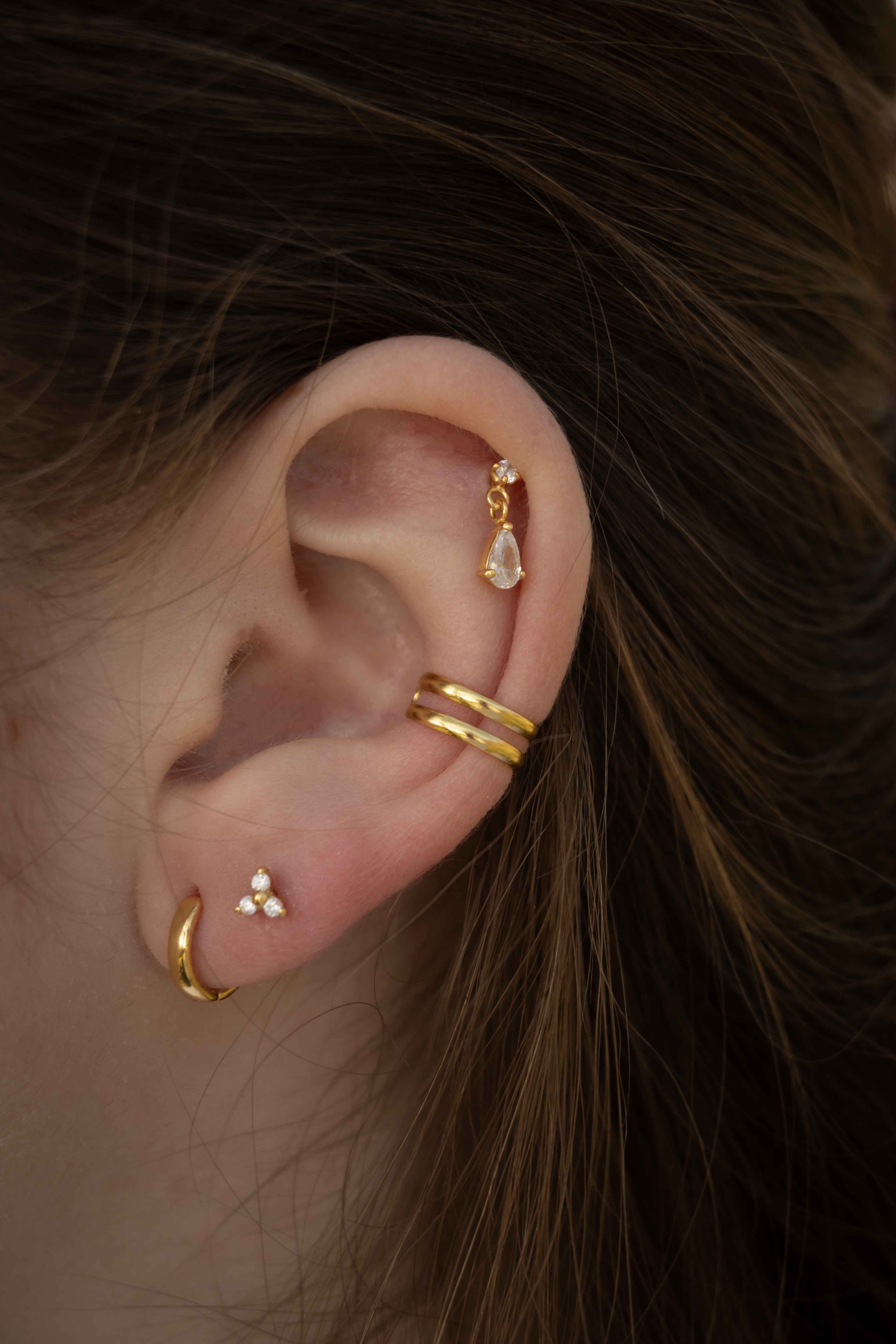 Сребърна Обеца Bold Wrap с 14К Позлата S925, стилни пиърсинг обеци за хрущял, изработени от сребро и злато.