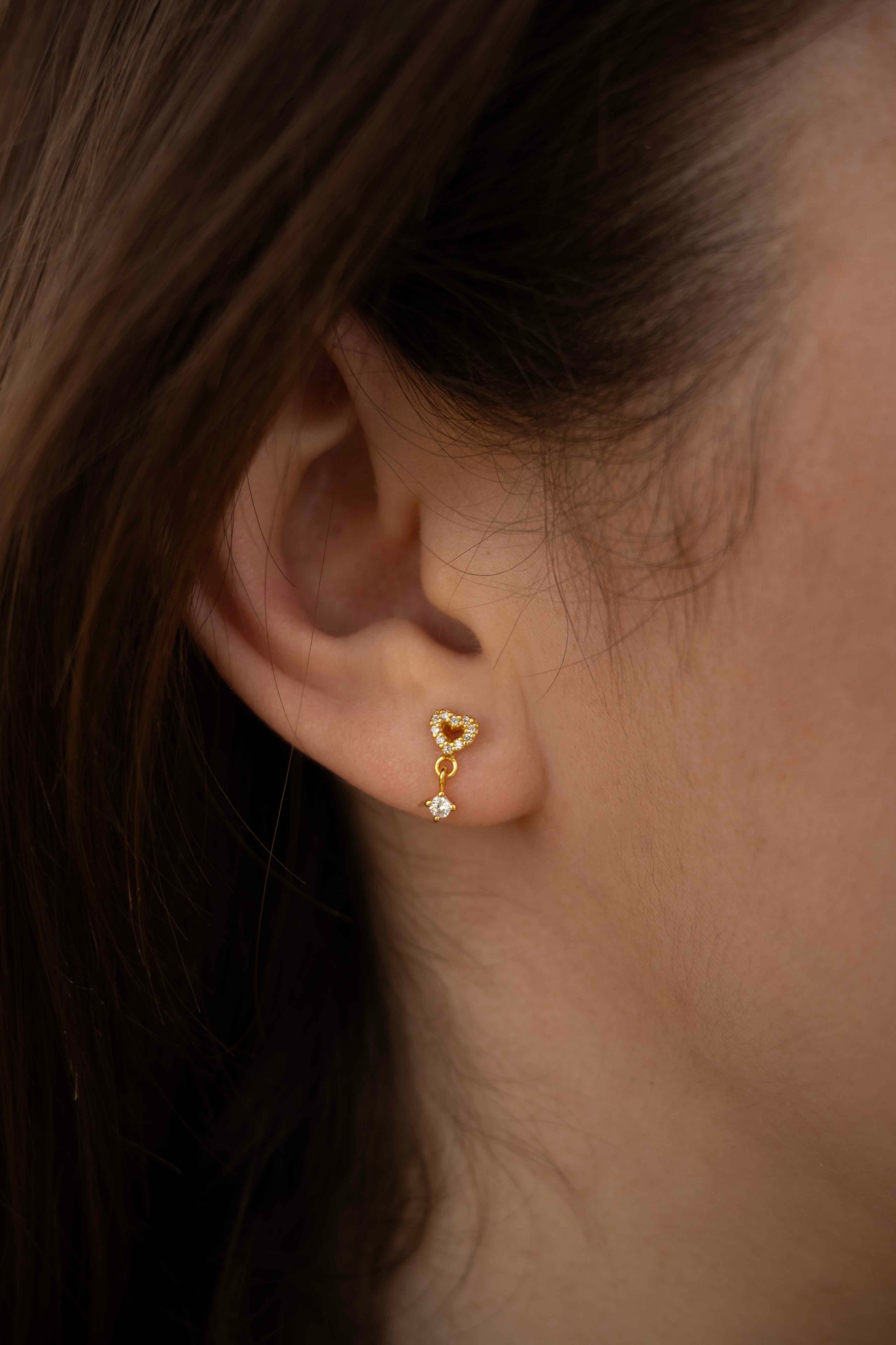 Сребърно Сърце с Кристали с 14К Златно Покритие S925, пиърсинг за ухо с кристали.