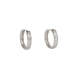 Сребристи Обеци с Кристали от неръждаема стомана, удобни и стилни, идеални за ежедневно носене.