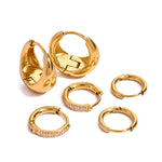 Сет от златни обеци с 18К покритие, 6 бр., различни дизайни и размери, хипоалергенни и водоустойчиви.