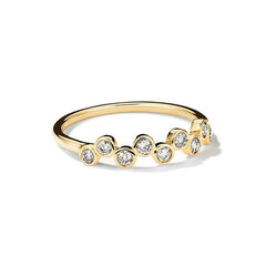 Елегантен пръстен с 18К златно покритие и циркон 5А камъни, идеален за всеки повод.