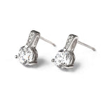 Семпли сребърни обеци S925 с блестящи циркони, елегантен аксесоар за всякакви поводи.