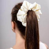 Голямо сатенено скрънчи- шампанско