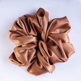 Голямо сатенено скрънчи-светло кафяво
