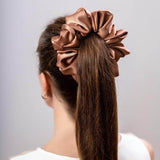 Голямо сатенено скрънчи-светло кафяво