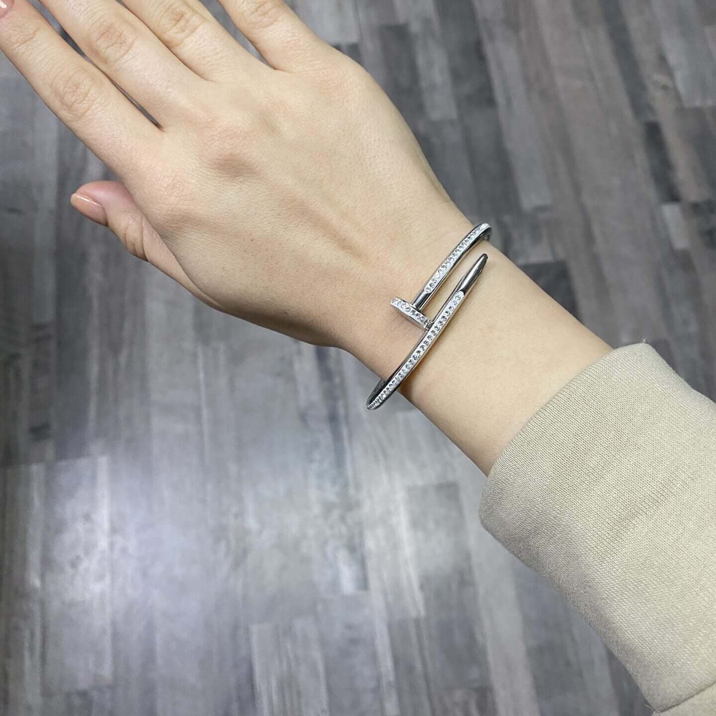 Гривна с камъни Пирон - 2 цвята