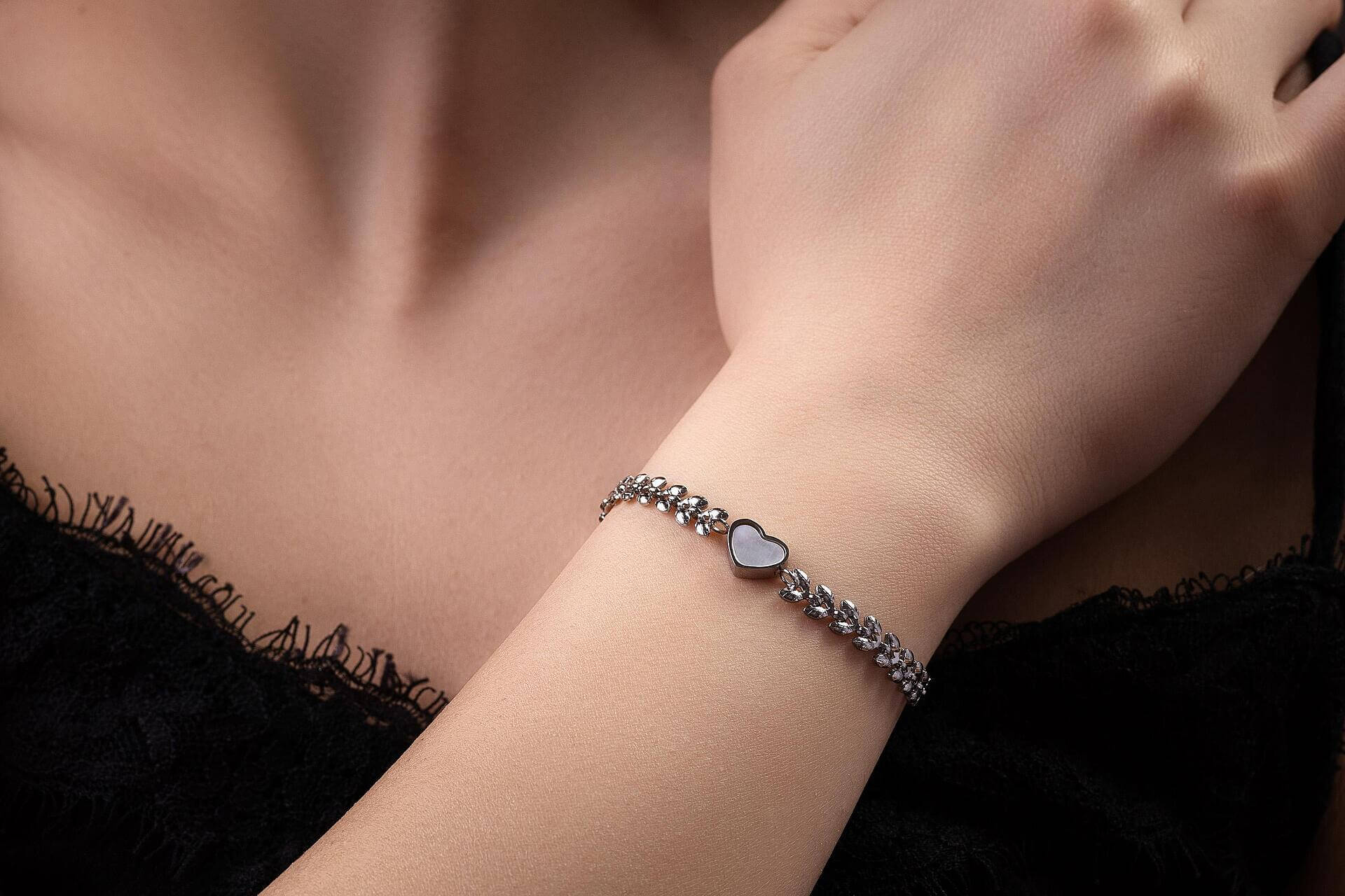 Гривна сърце със седеф - 2цвята