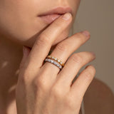 Елегантен Тънък Пръстен с Циркони с 18К Позлата