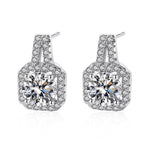 Сребърни обеци S925 с кристали, елегантен и стилен дизайн за всеки повод.