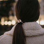 Ластик за коса Circle - стилен аксесоар за красиво оформяне на прическа.
