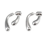 Сребристи обеци Течна Капка с 18К златно покритие, хипоалергенни, водоустойчиви, съвременен дизайн.