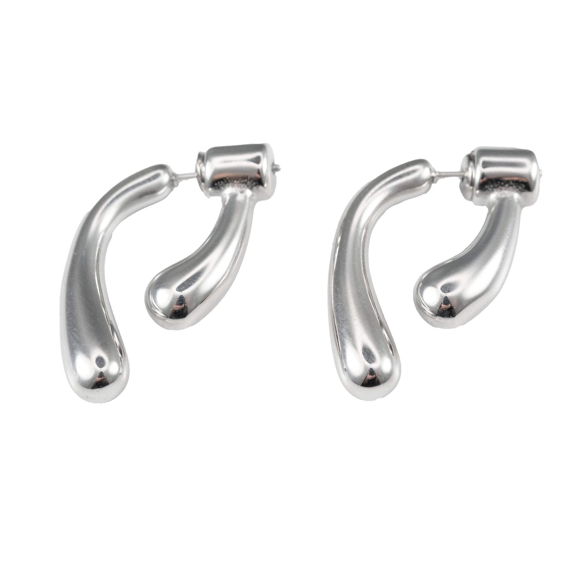 Сребристи обеци Течна Капка с 18К златно покритие, хипоалергенни, водоустойчиви, съвременен дизайн.