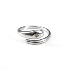 Пръстен Lyna с 18К златно покритие, медицинска стомана 304L, модерен и фин дизайн, регулируем размер.