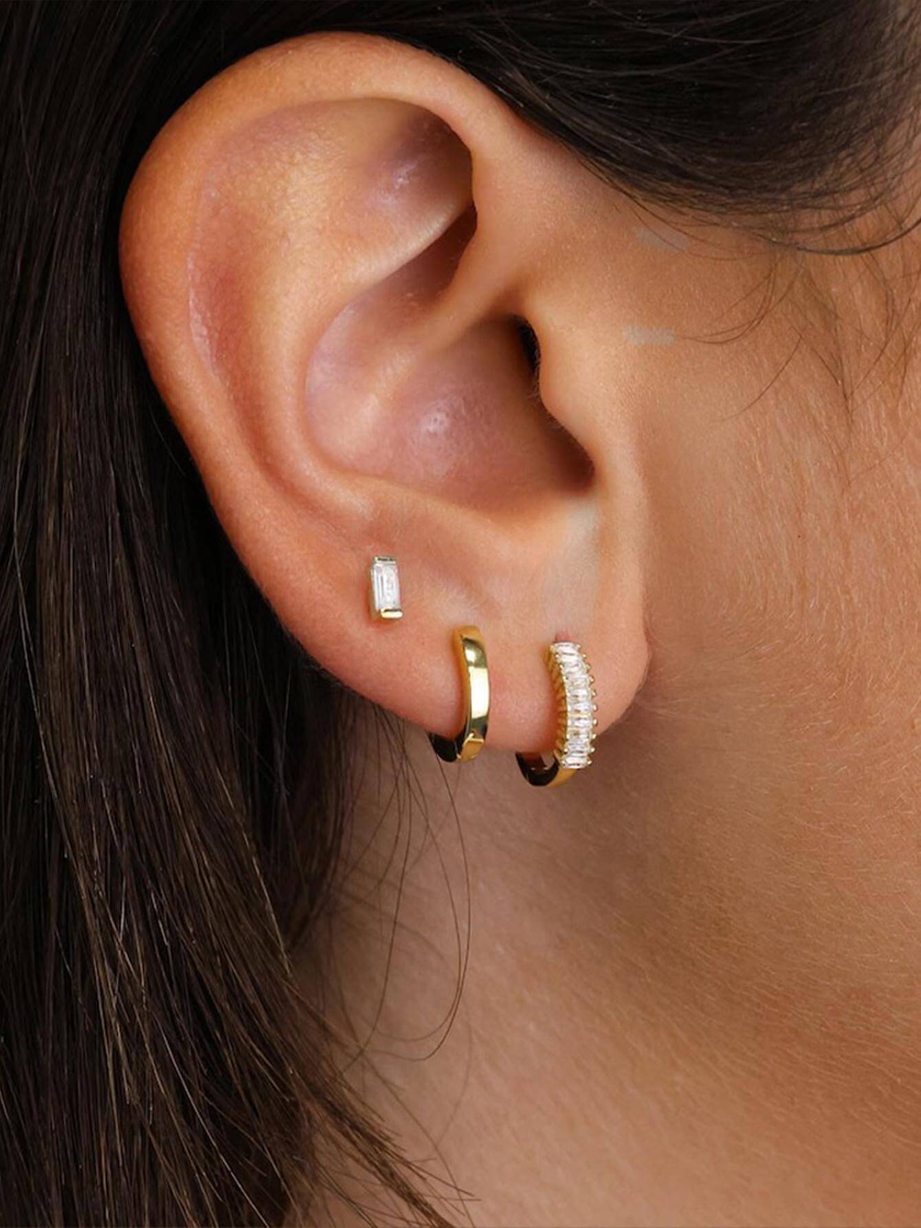 Сребърни обеци Tennis в 2 цвята с 18K златно покритие, елегантно допълнение към всяка визия.