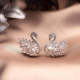 Сребристи обеци лебед