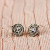 Сребристи обеци с много камъни и кристали