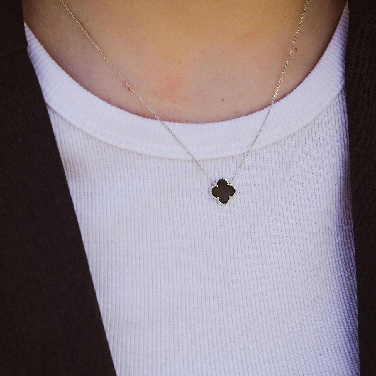 Златисто Сребърно Колие Детелина Със Черен Седеф S925