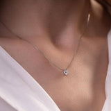 Сребърно нежно колие с кристал